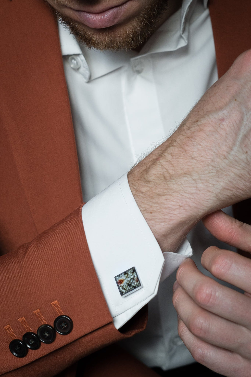 Square Cufflinks – Red-Spotted Leather