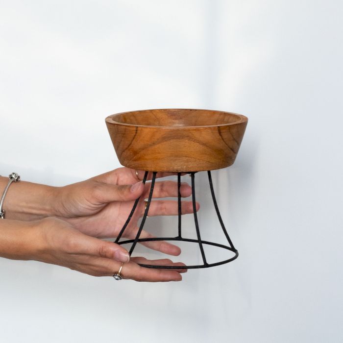 Set med 3 förhöjda teak skålar