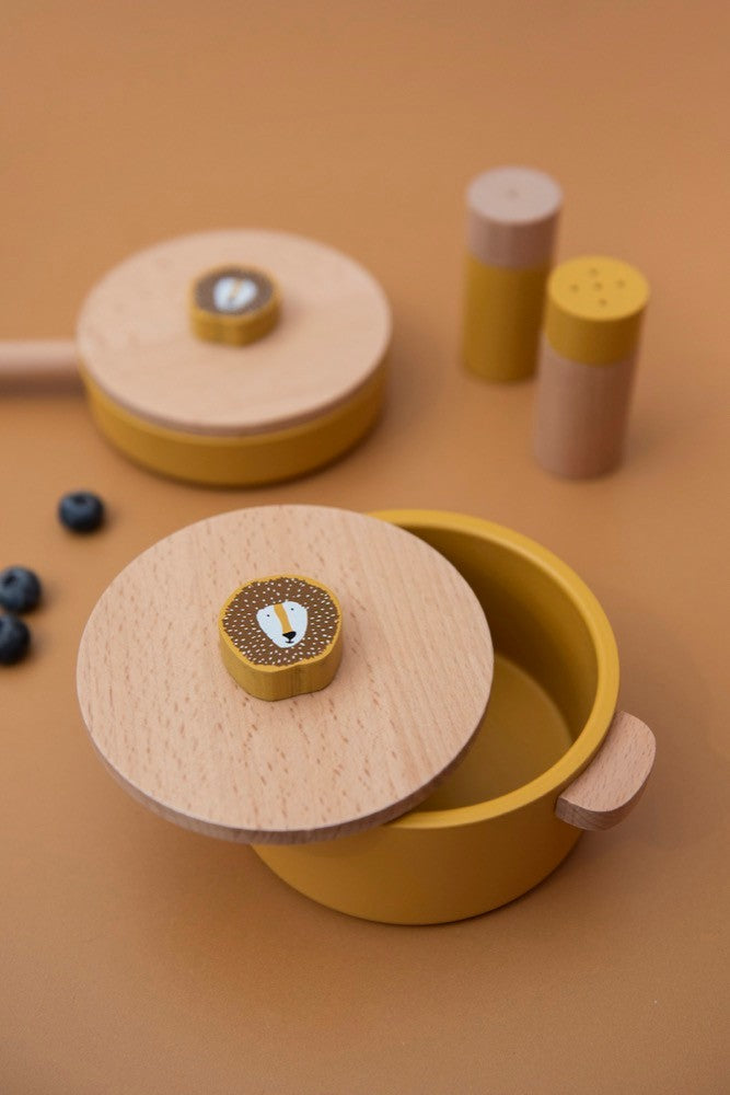 Wooden Kitchen Set - Mr. Lion